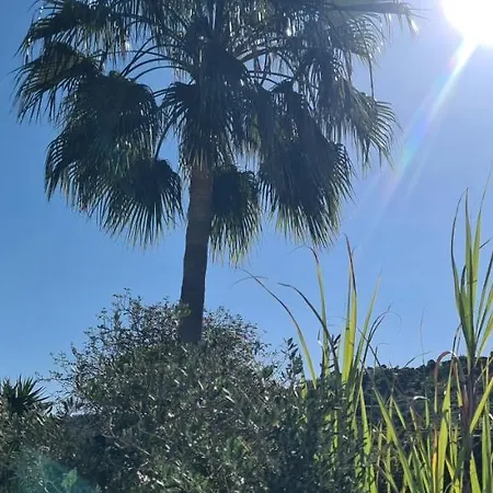 Beautiful House In Stunning Nature, 22 Minutes From Beaches, 5 Minutes To Lake, Air Condition Cool And Heat, And Very Fast Internet In All Rooms, Dishwasher, Washing Machine And Induction Cooking Hébergement de vacances *