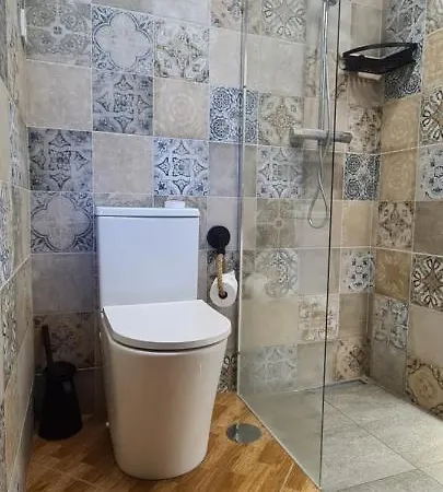 Beautiful House In Stunning Nature, 22 Minutes From Beaches, 5 Minutes To Lake, Air Condition Cool And Heat, And Very Fast Internet In All Rooms, Dishwasher, Washing Machine And Induction Cooking Дом отдыха *