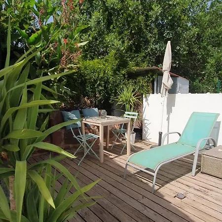Beautiful House In Stunning Nature, 22 Minutes From Beaches, 5 Minutes To Lake, Air Condition Cool And Heat, And Very Fast Internet In All Rooms, Dishwasher, Washing Machine And Induction Cooking Feriehus