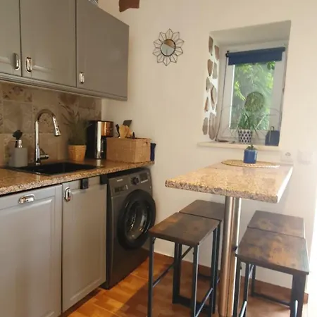 Beautiful House In Stunning Nature, 22 Minutes From Beaches, 5 Minutes To Lake, Air Condition Cool And Heat, And Very Fast Internet In All Rooms, Dishwasher, Washing Machine And Induction Cooking Hébergement de vacances *