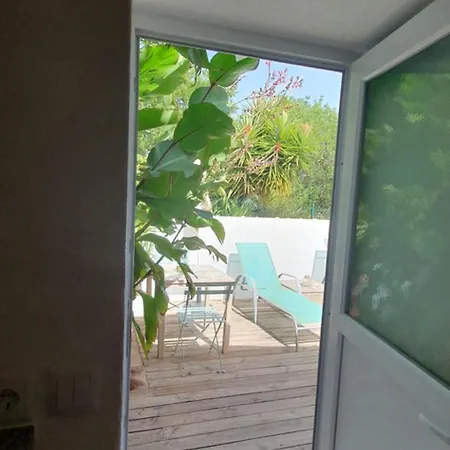 Holiday home Nature's Retreat: Coastal Oasis With Modern Comforts *